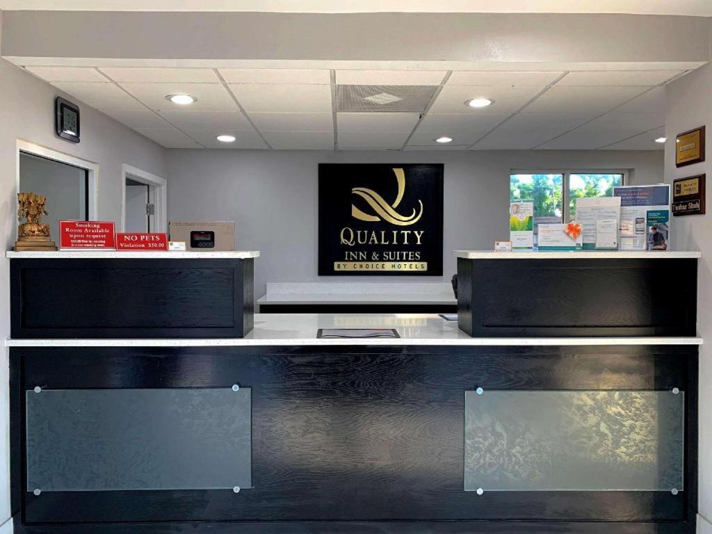 Quality Inn & Suites Near Панама-Сити Экстерьер фото