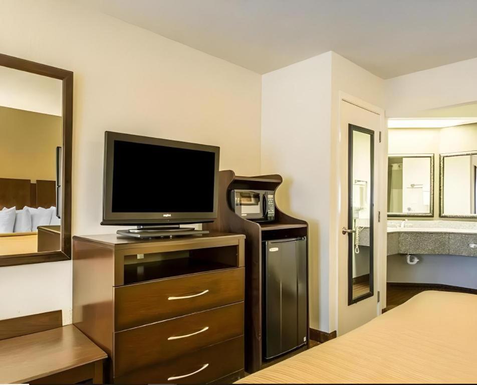 Quality Inn & Suites Near Панама-Сити Экстерьер фото