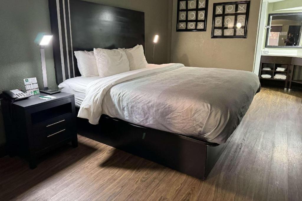 Quality Inn & Suites Near Панама-Сити Экстерьер фото
