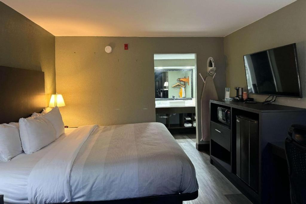 Quality Inn & Suites Near Панама-Сити Экстерьер фото