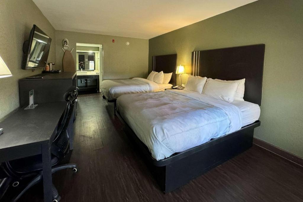 Quality Inn & Suites Near Панама-Сити Экстерьер фото