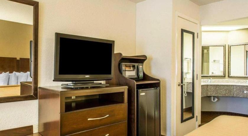 Quality Inn & Suites Near Панама-Сити Экстерьер фото