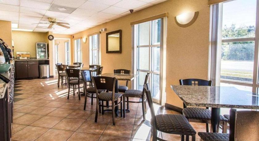 Quality Inn & Suites Near Панама-Сити Экстерьер фото