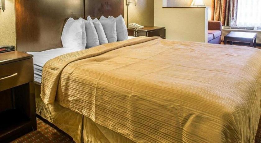 Quality Inn & Suites Near Панама-Сити Экстерьер фото